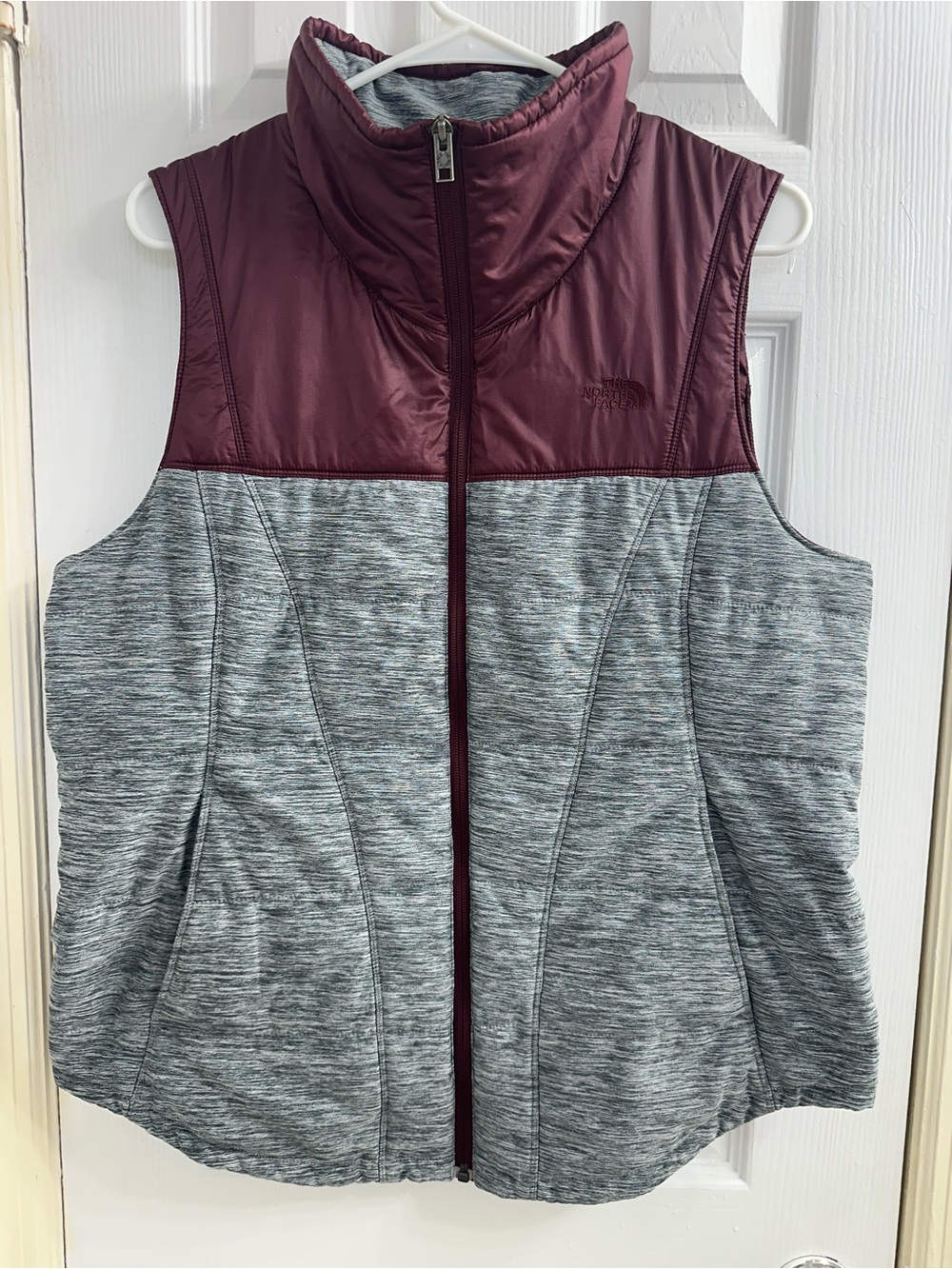 The North Face Women's Pseudio Vest Full Zip Polyester Gray Red Size XL